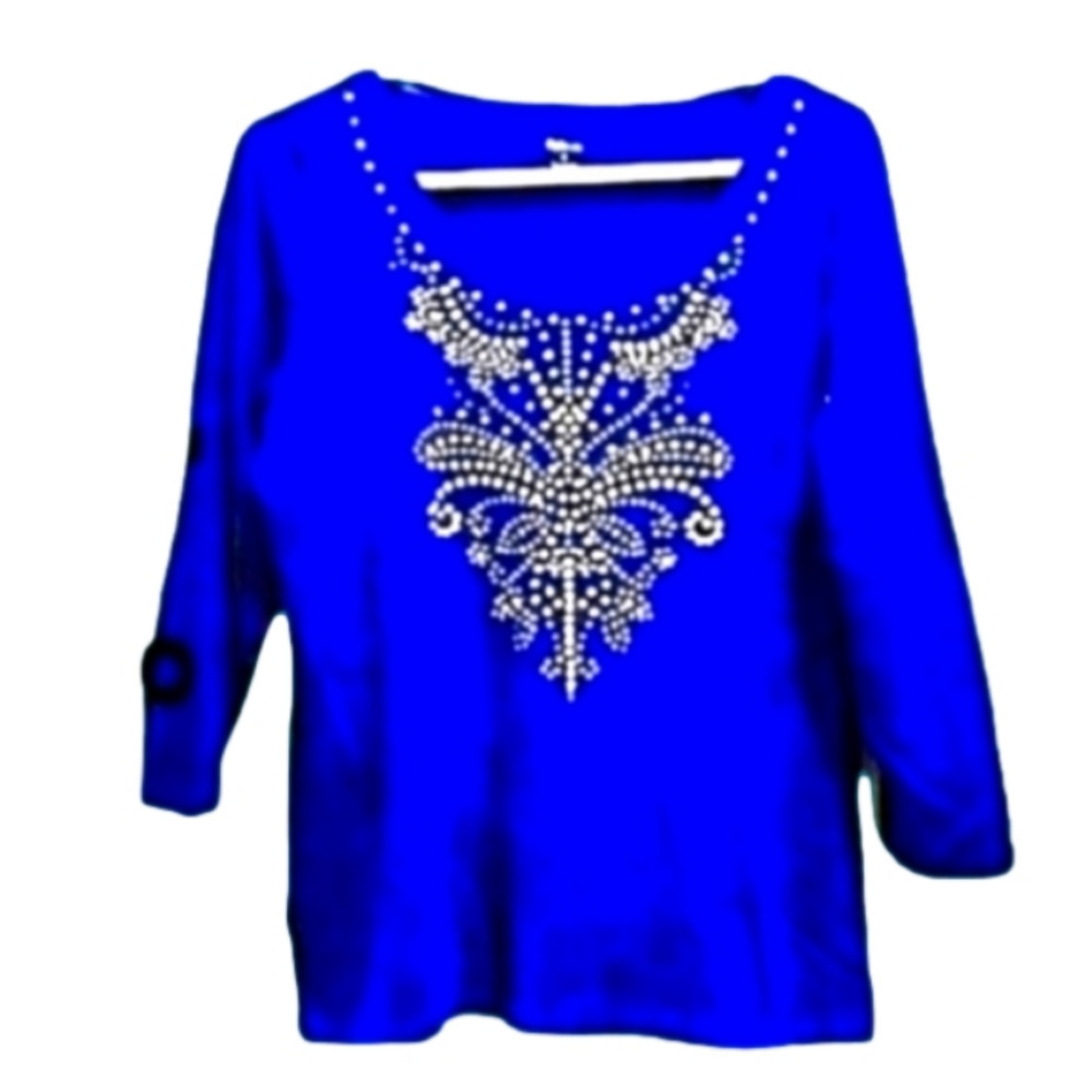 𝅺Style & Co Lg Round Neckline 3/4 Inch Sleeves Silver Stud Detail on Front